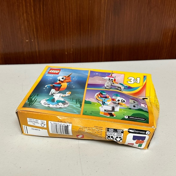 LEGO Creator 3-in-1 Magical Unicorn - Picture 4 of 12